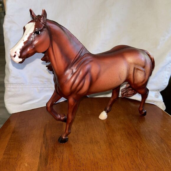 BREYER 2005‎ NO 595 SMART CHIC OLENA CHESTNUT STOCK HORSE AQHA